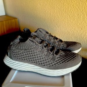 No Bull Dark Grey Reflective Knit Runner, Women’s Size 7.5